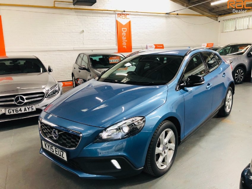 VOLVO V40