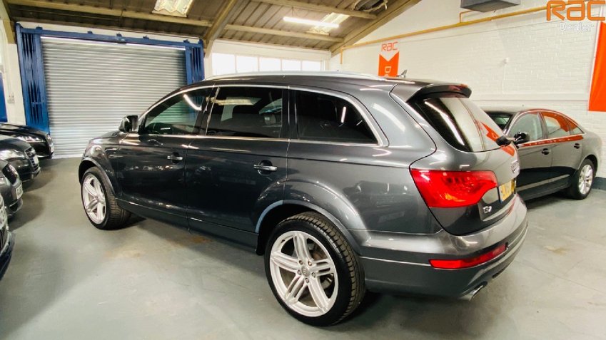 AUDI Q7