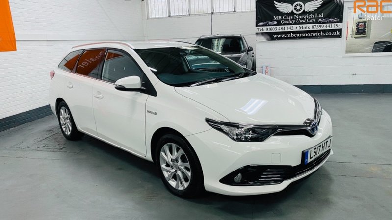 TOYOTA AURIS