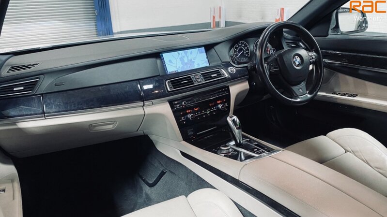 BMW 7 SERIES