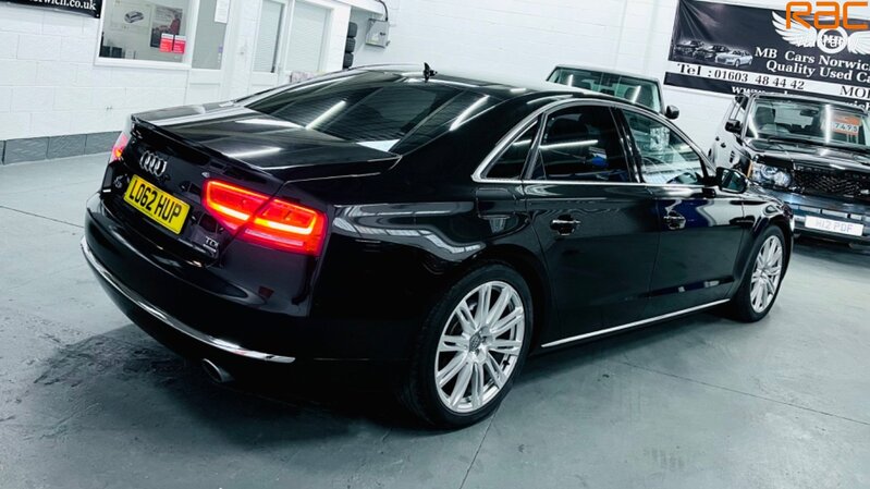 AUDI A8